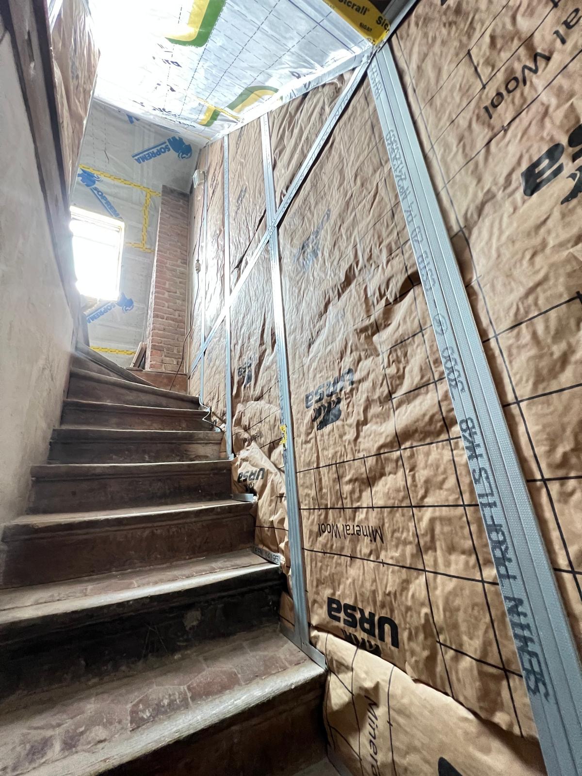 Isolation murs d'escalier